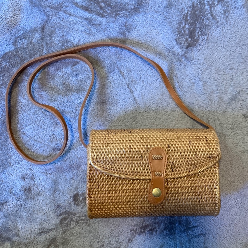 Wicker pocketbook